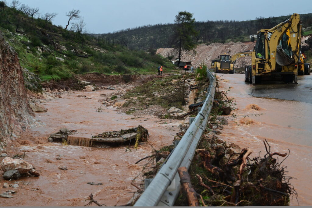 κακοκαιρία-byron-κοκκίνησε-το-καστελλό-1409599