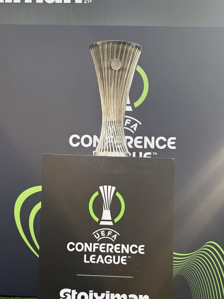 εικονες-στη-θεσσαλονίκη-τα-τρόπαια-uefa-europa-le-1427602