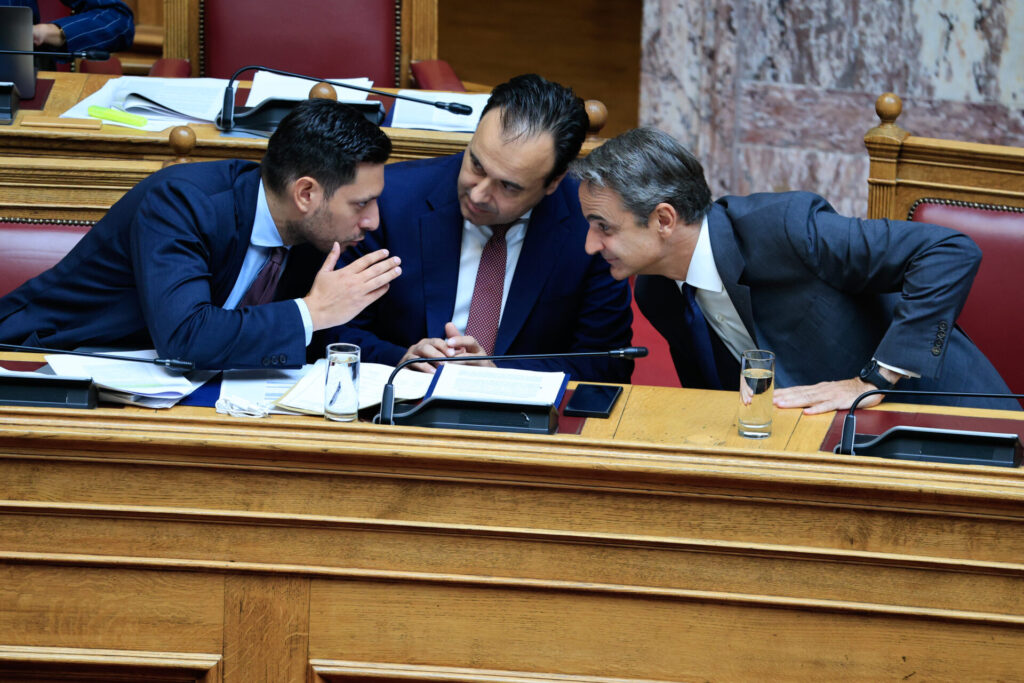 ο-δημόσιος-λόγος-που-εκθέτει-τη-χώρα-κα-1420472