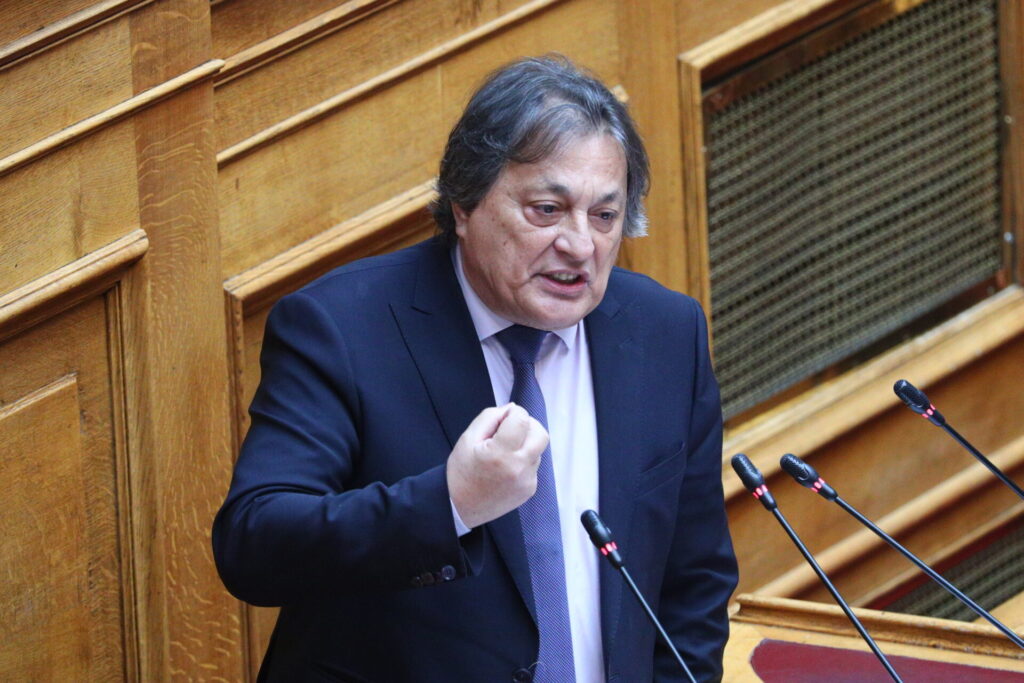 κίνημα-δημοκρατίας-παραιτήθηκε-ο-αλέ-1430085