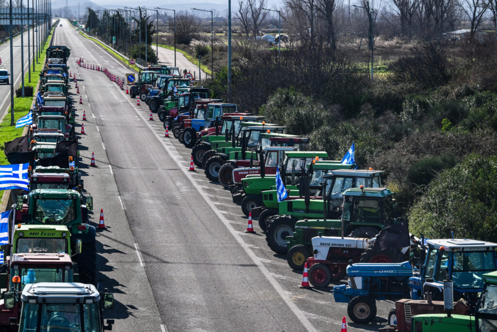 ανοίγουν-τους-δρόμους-οι-αγρότες-να-1421695