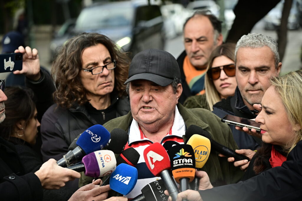 ανεστίδης-έξω-από-το-μαξίμου-θέλουμε-1425777