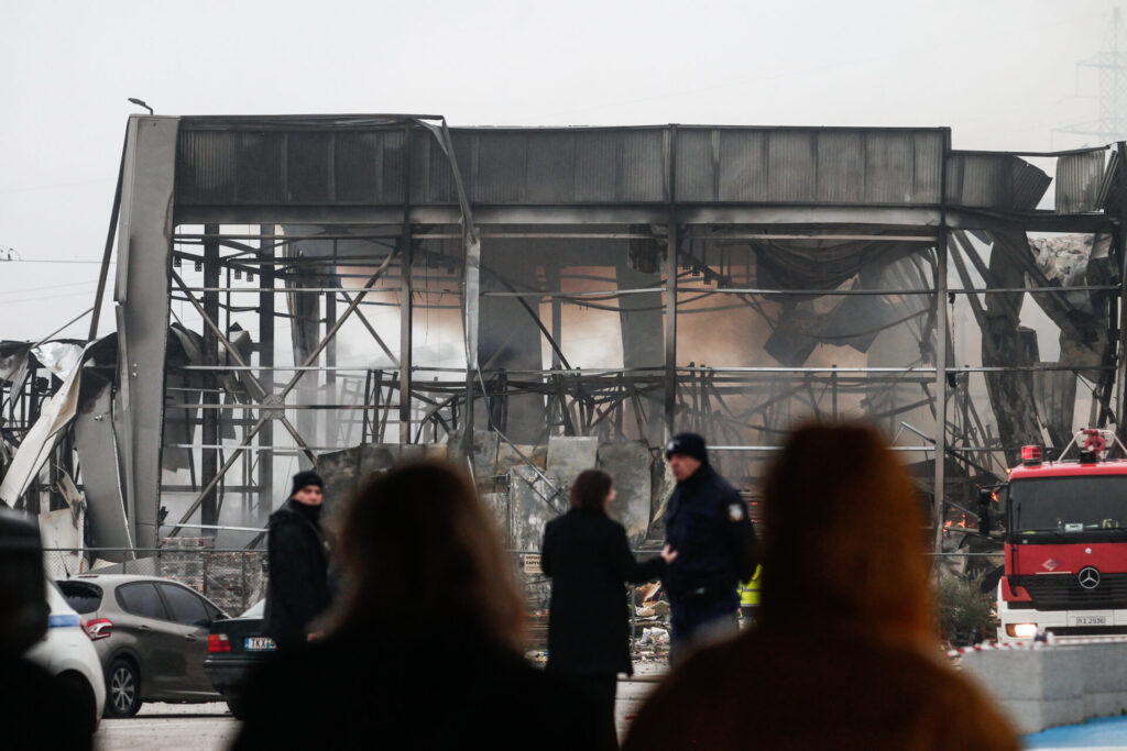 να-ξυπνάς-χαράματα-για-μεροκάματο-και-1428721