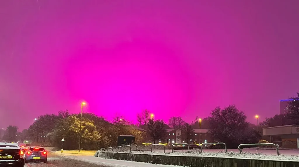 βάφτηκε-ροζ-ο-ουρανός-της-αγγλίας-μαγ-1421965