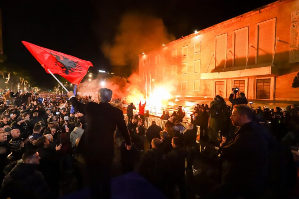 αλβανία-επεισόδια-στις-μεγαλειώδης-δ-1428253