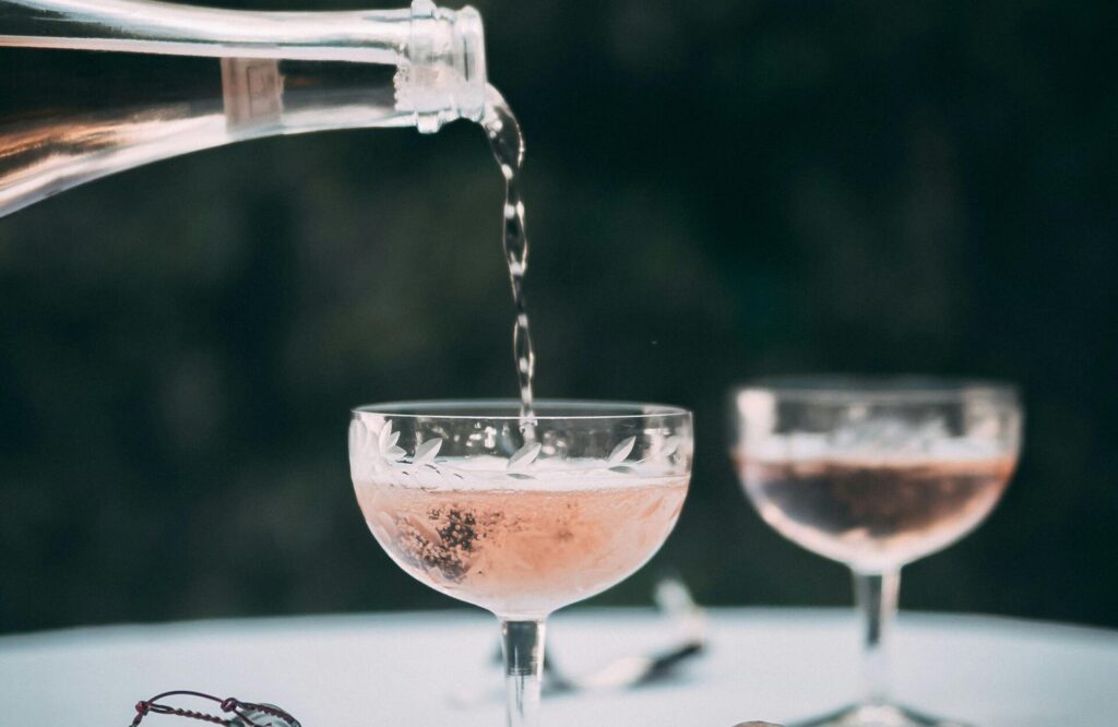 απειλές-τραμπ-κατά-γαλλίας-για-200-δασμο-1426146