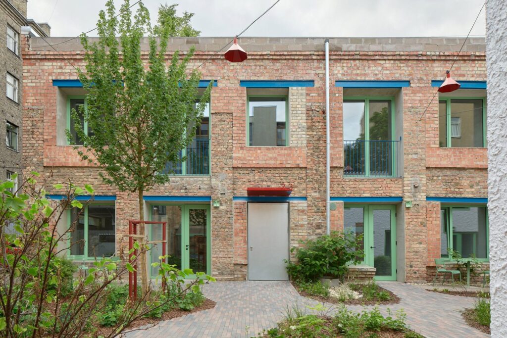 μεταμορφώνοντας-ένα-βιομηχανικό-χώρ-1431379