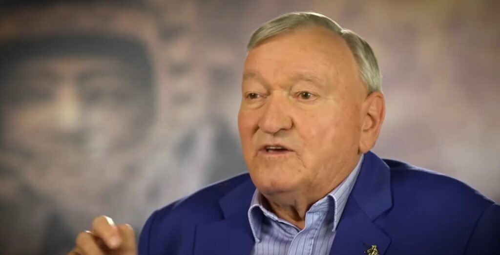 έριχ-φον-ντένικεν-πέθανε-στα-90-του-ο-άνθ-1423651