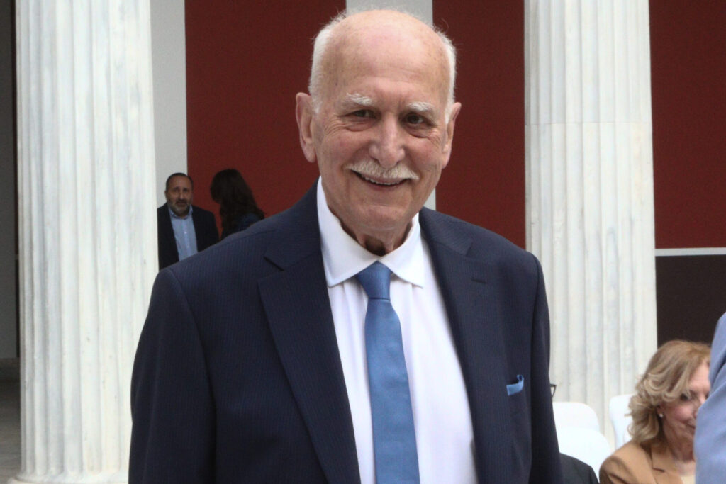 πέθανε-ο-γιώργος-παπαδάκης-μετά-από-έμ-1420134