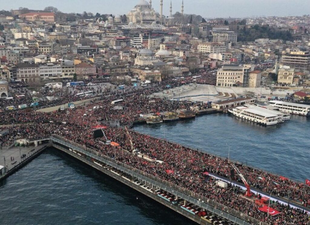 τουρκία-πρωτοχρονιά-στους-δρόμους-με-1419366