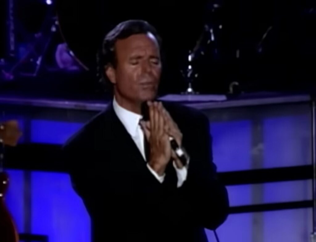 χούλιο-ιγκλέσιας-kατηγορείται-για-σεξ-1423575