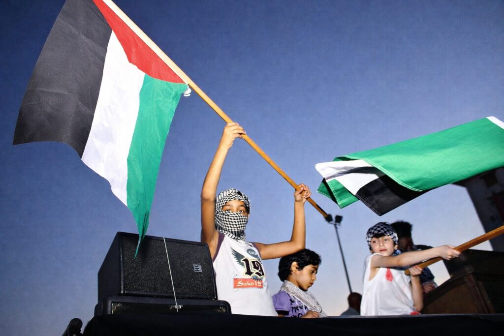 χυδαία-επίθεση-σε-περίπτερο-του-march-to-gaza-στη-1431957