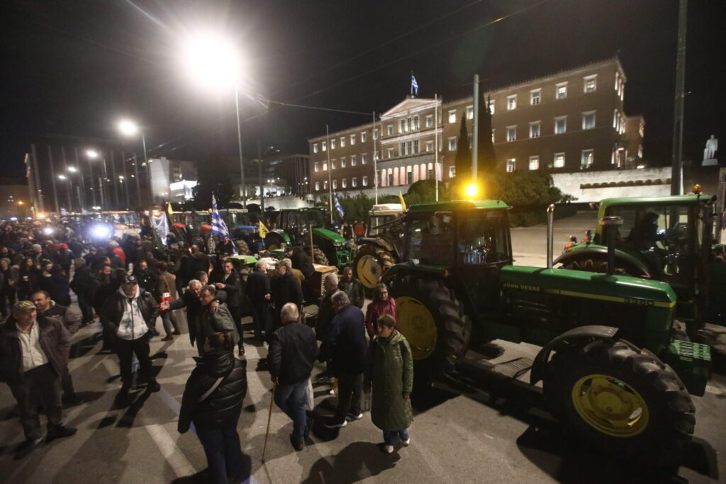 μαζική-η-συμμετοχή-αγροτών-και-μελισσ-1435818