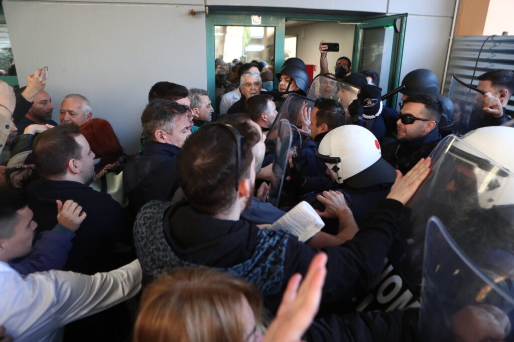 θεσσαλονίκη-δεκάδες-δέντρα-έπεσαν-λό-1438030