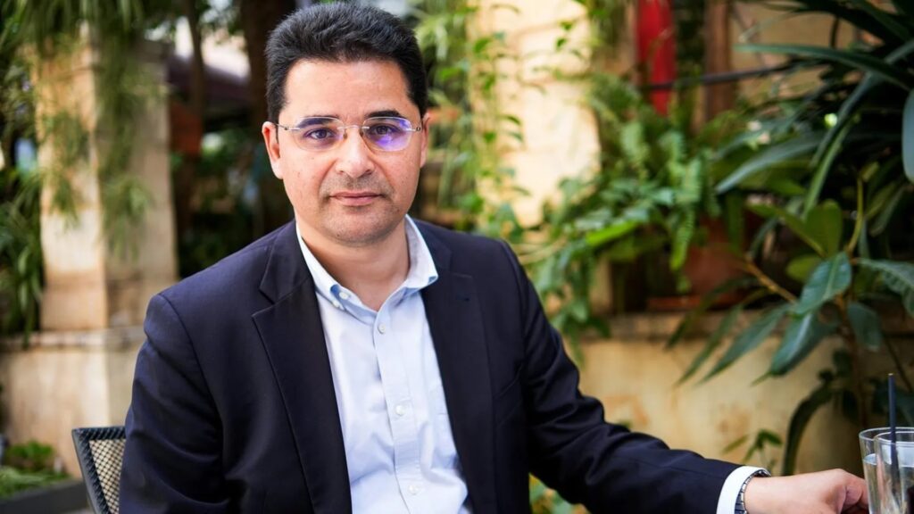 θανάσης-κουκάκης-με-την-υπόθεση-των-υ-1438813