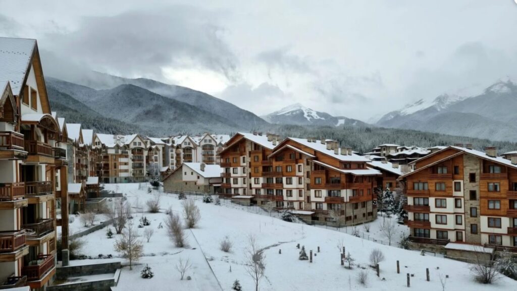 μπάνσκο-εκεί-που-το-βουνό-συναντά-την-π-1431121