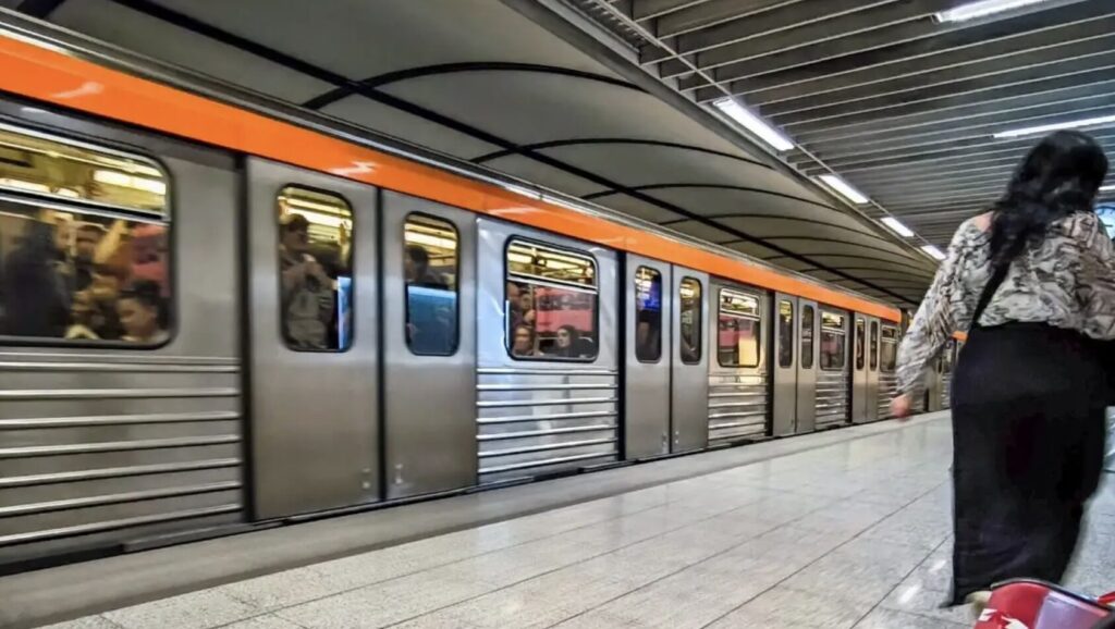 πτώση-ανθρώπου-στο-μετρό-σύνταγμα-εκτ-1435074