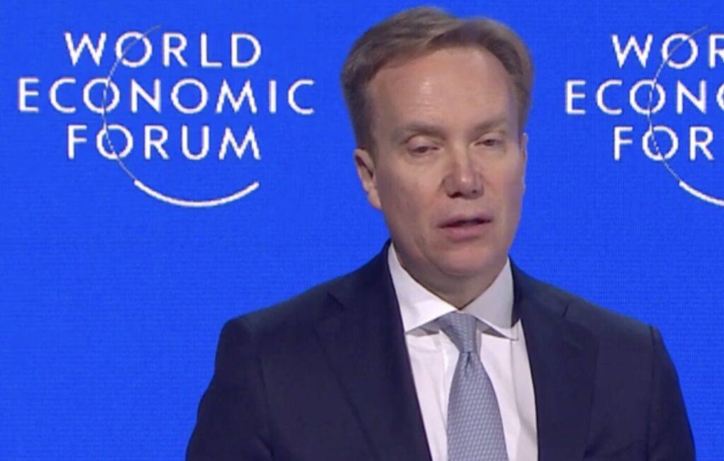 παραιτήθηκε-ο-ceo-του-παγκόσμιου-οικονομ-1440528