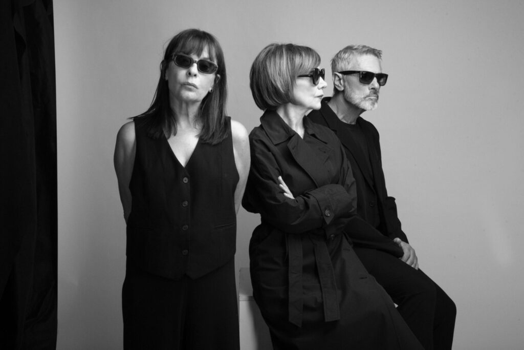 η-θεατρική-φθινοπωρινή-ιστορία-που-1435330