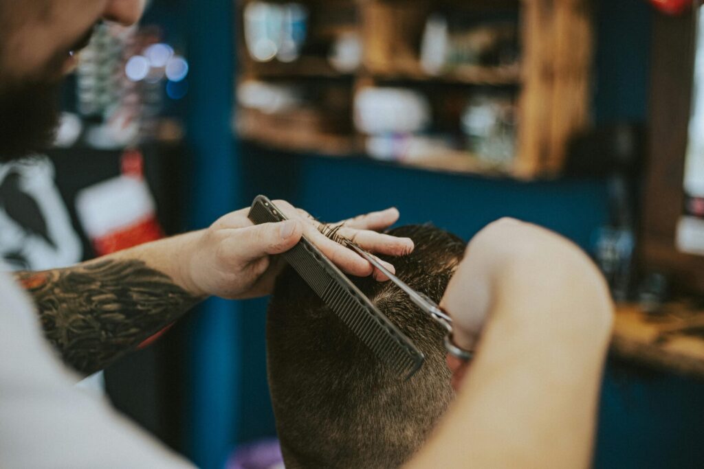 βιντεο-νεαρός-επιτέθηκε-με-γκλοπ-στον-1434210