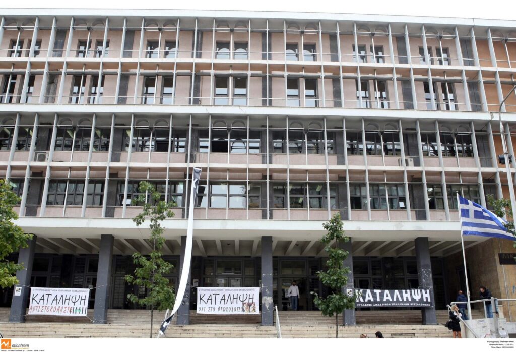 ένταση-στη-δίκη-των-8-συλληφθέντων-για-τ-1448790