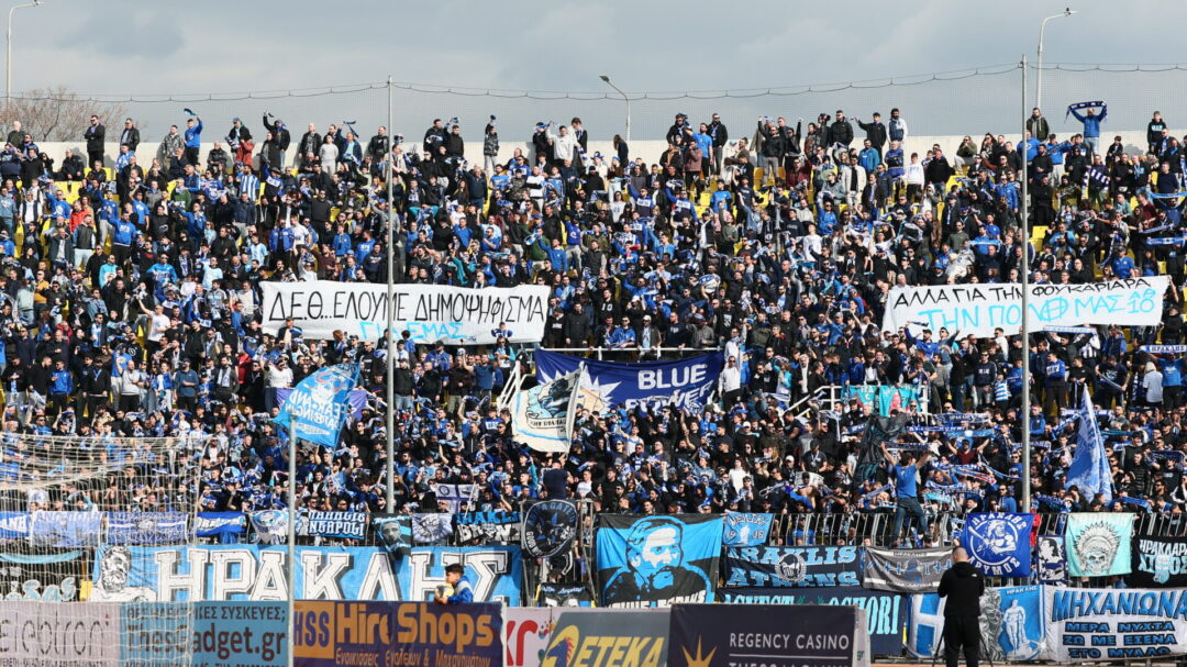 πανό-υπέρ-του-δημοψηφίσματος-για-την-δ-1450572