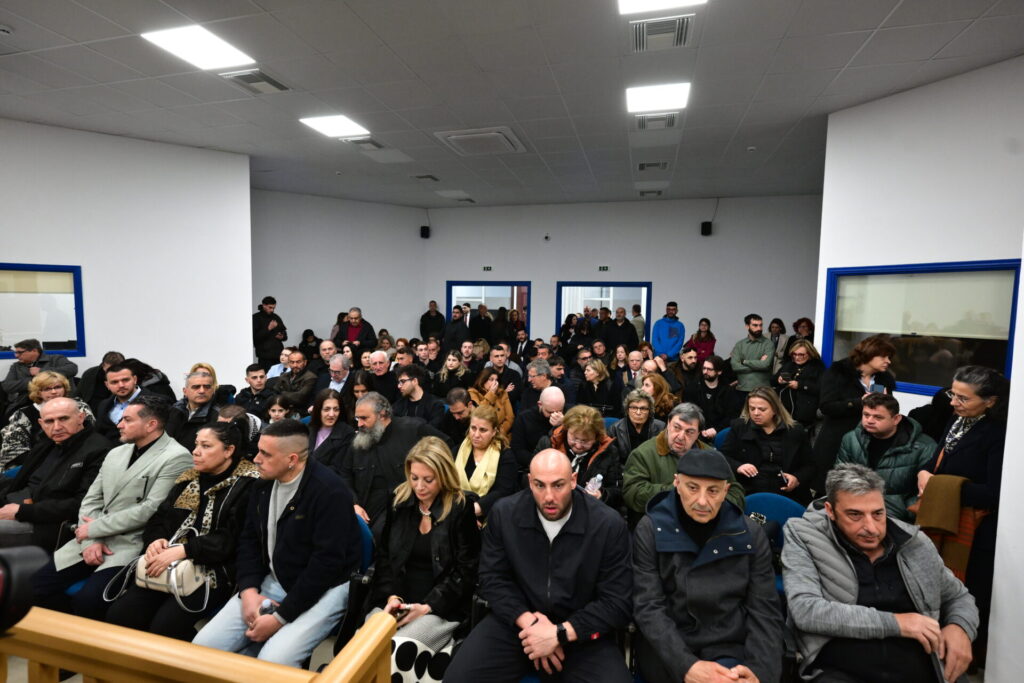 parallaxi-magazine-to-free-press-της-θεσσαλονίκης-1450944