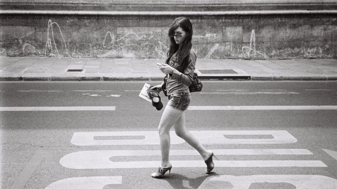 εδώ-μιλάμε-για-λατρεία-μια-αφιέρωση-1446359