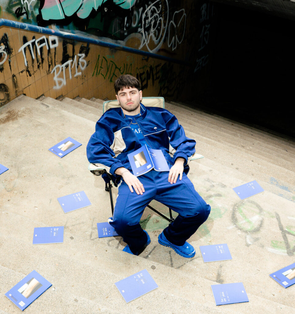 από-τα-σκουπίδια-σε-βιβλίο-ο-μάριος-βαμ-1451253