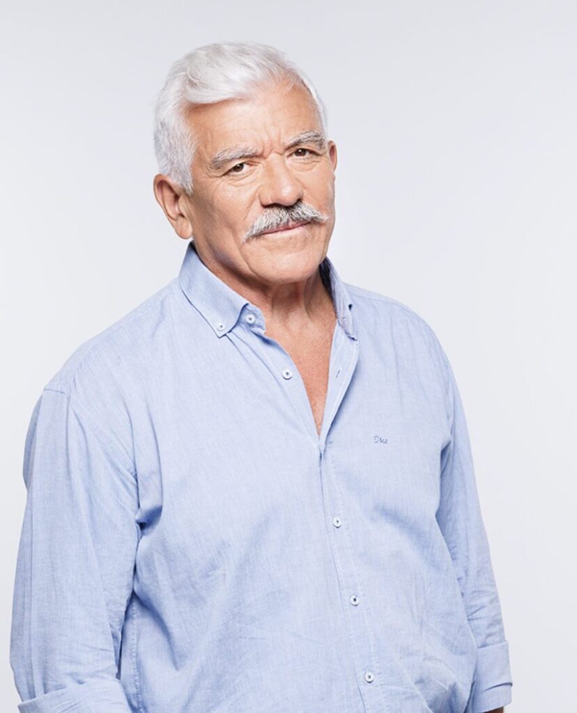 γιώργος-γιαννόπουλος-το-σκαμπό-το-πετ-1444268