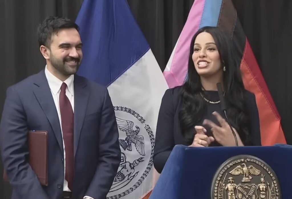 μαμντάνι-δημιουργεί-γραφείο-για-τα-δι-1449180