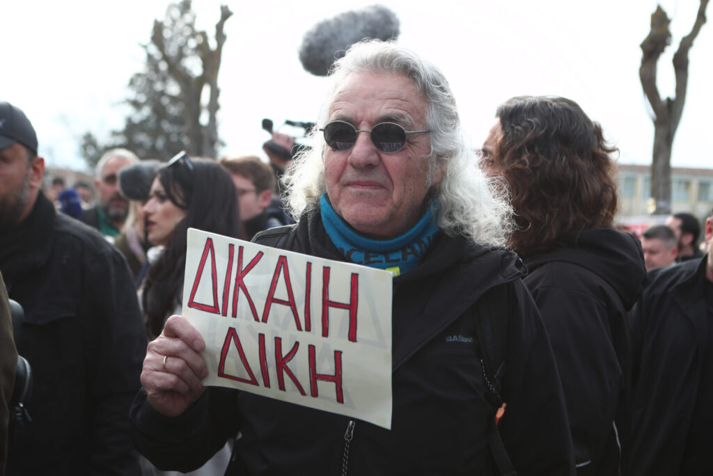 parallaxi-magazine-to-free-press-της-θεσσαλονίκης-1451021