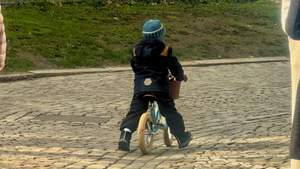 εδώ-δεν-ζούμε-για-να-δουλεύουμε-εσείς-1453891