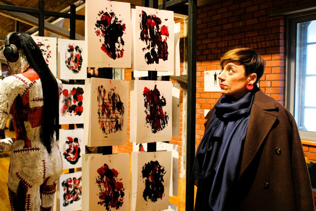 πρόσωπααλλιώς-χριστίνα-μαυή-1456128