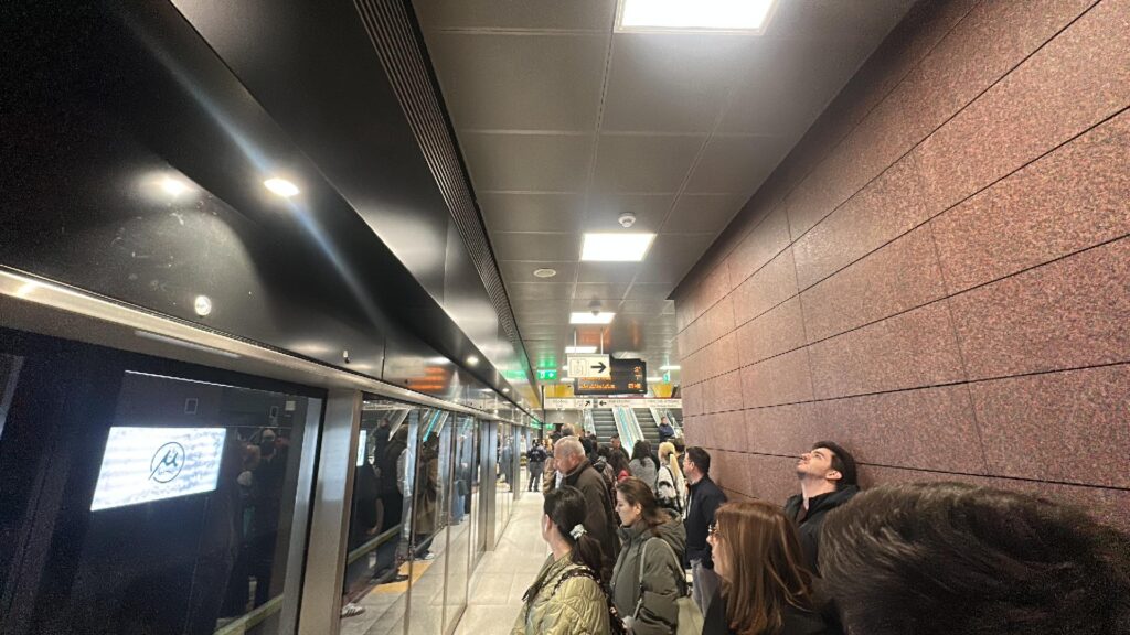 βλάβη-στο-μετρό-θεσσαλονίκης-επιβάτε-1459092