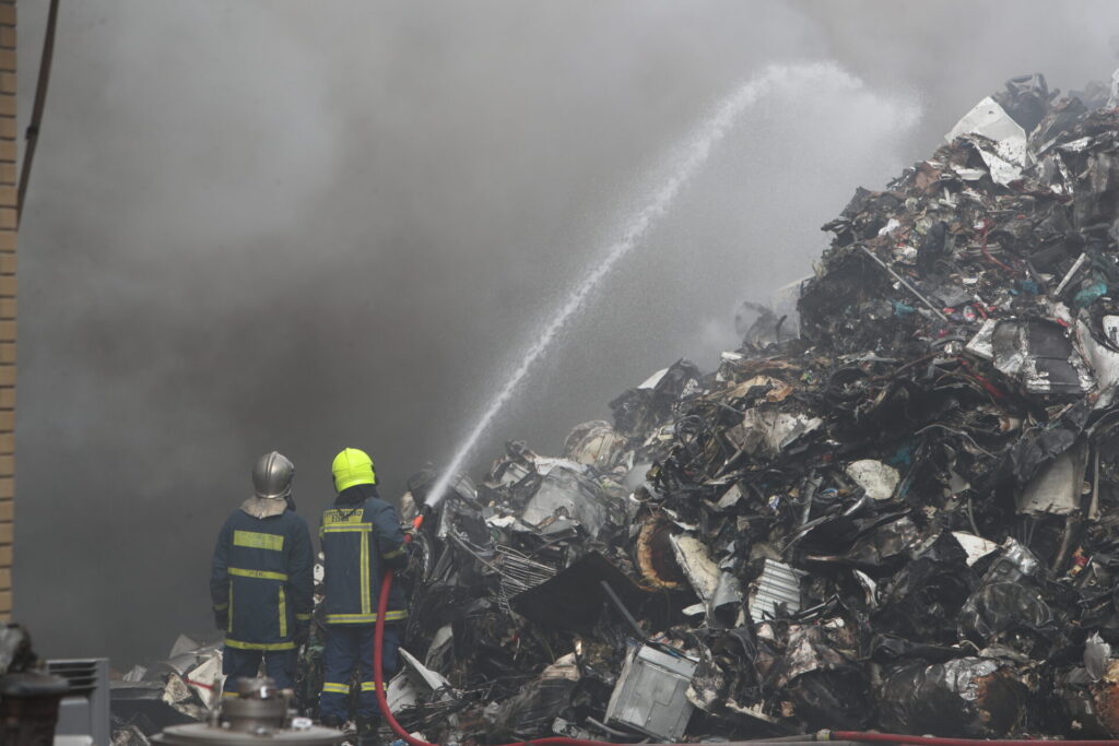 parallaxi-magazine-to-free-press-της-θεσσαλονίκης-1465301