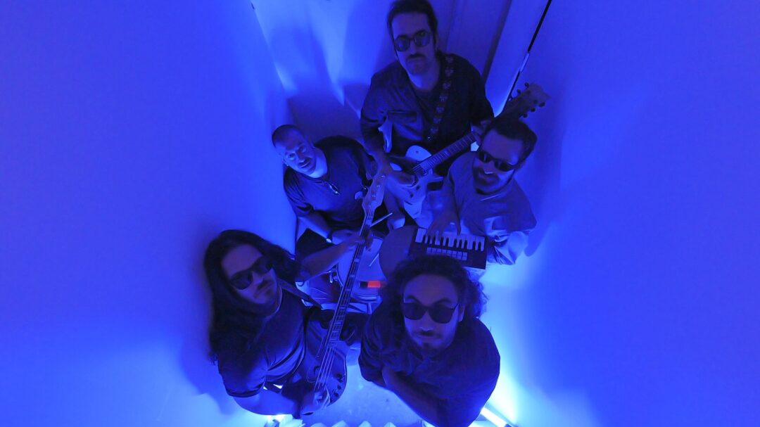 οι-ψύλλοι-στ-άχυρα-αφήνουν-χώρο-να-ακο-1459102