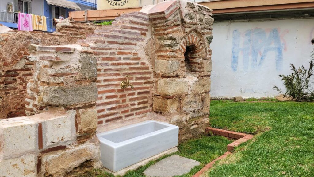 θεσσαλονίκη-4-οθωμανικές-κρήνες-με-πόσ-1471076