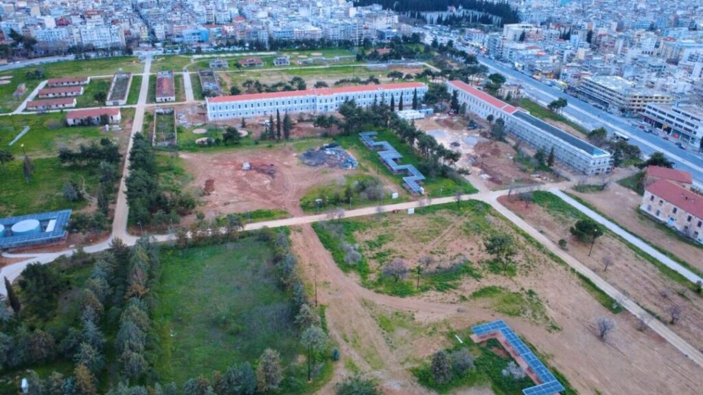parallaxi-magazine-to-free-press-της-θεσσαλονίκης-1471151