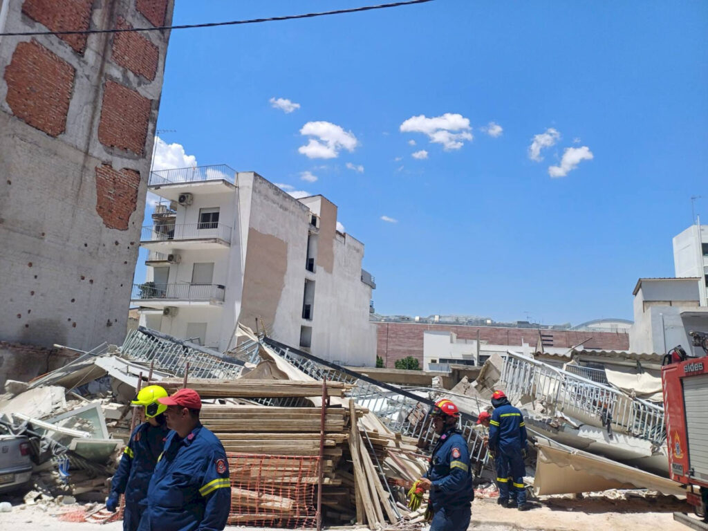 συναγερμός-στα-πετράλωνα-κατέρρευσε-1490810