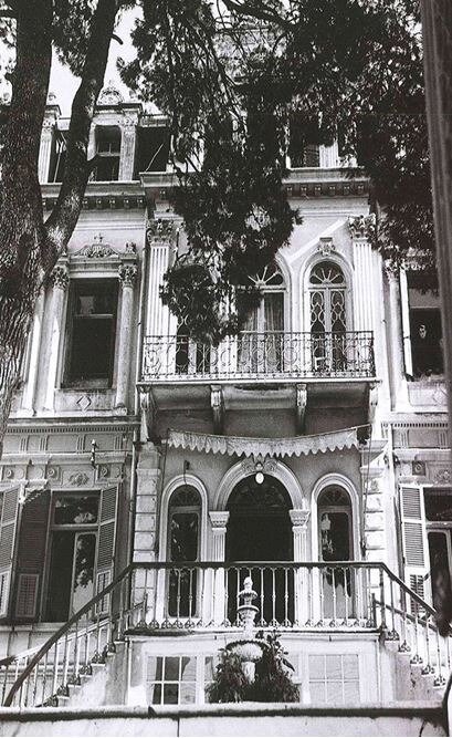 το-πολυφωτογραφημένο-επιβλητικό-νεο-1485427