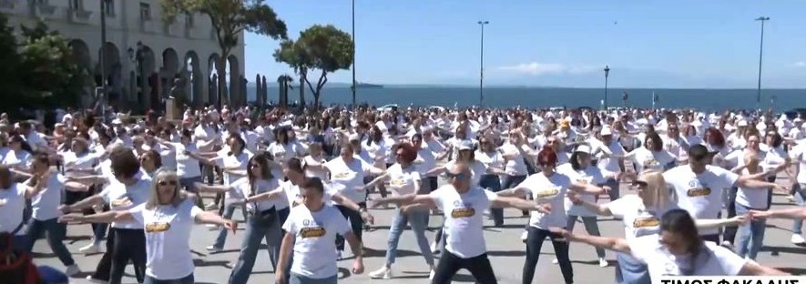 βιντεο-η-θεσσαλονίκη-χόρεψε-ζεϊμπέκι-1484673