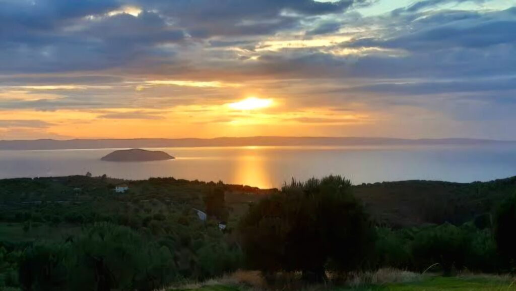 παρθενώνας-το-μπαλκόνι-της-χαλκιδική-1480001
