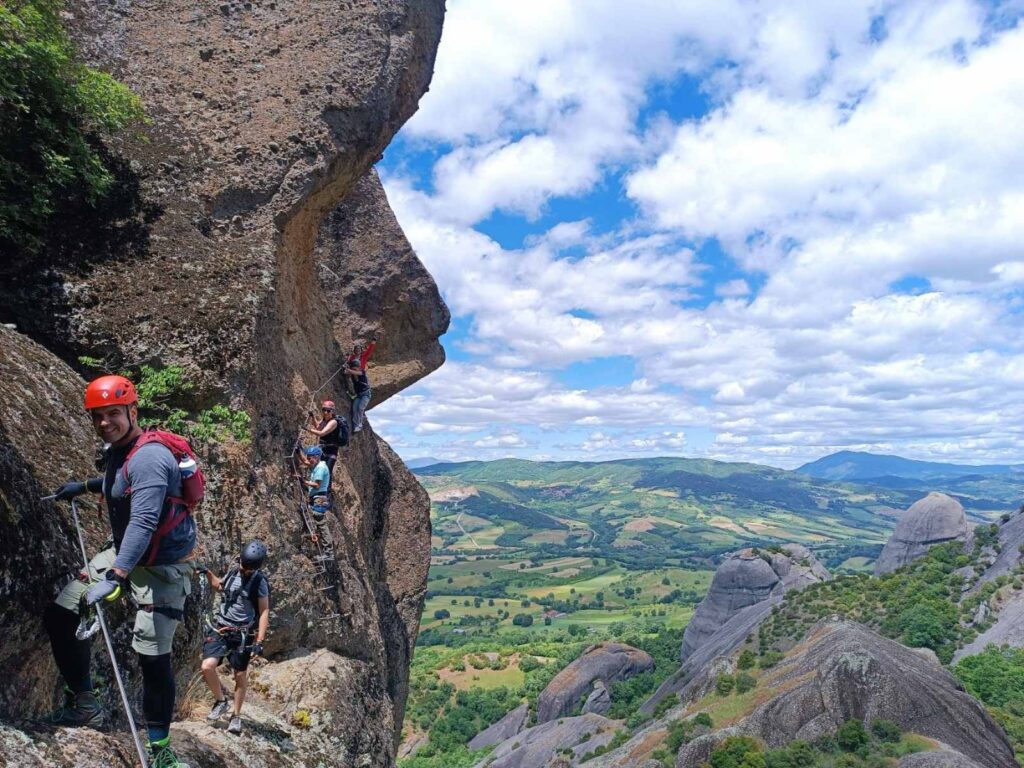 parallaxi-magazine-to-free-press-της-θεσσαλονίκης-1483052