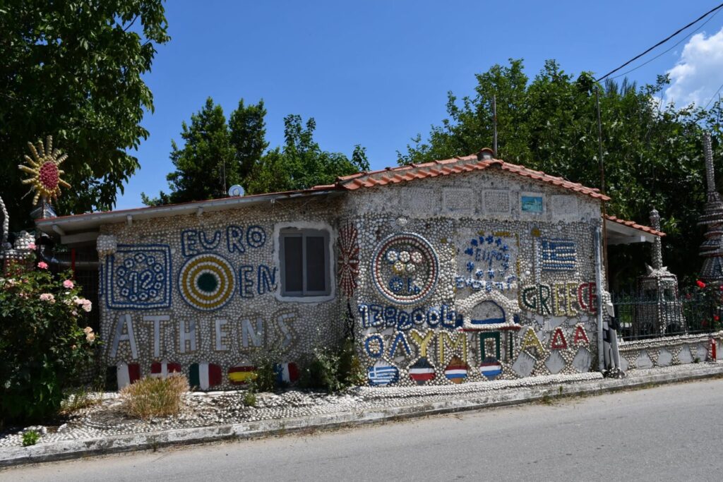 το-σπίτι-με-τα-κοχύλια-και-ο-gaudi-του-πα-1482504