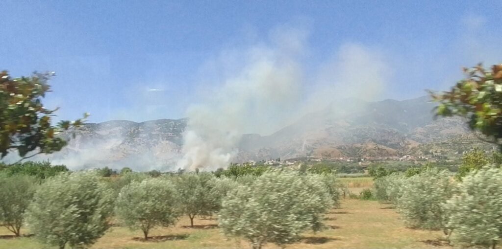 από-αυτοκίνητο-φέρεται-να-ξεκίνησε-η-φ-1494701
