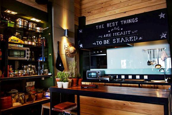 429706_381985565241636_772079276_n_1