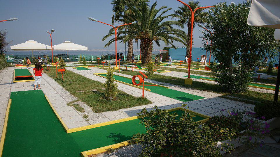 556018_332317093516684_1836938300_n