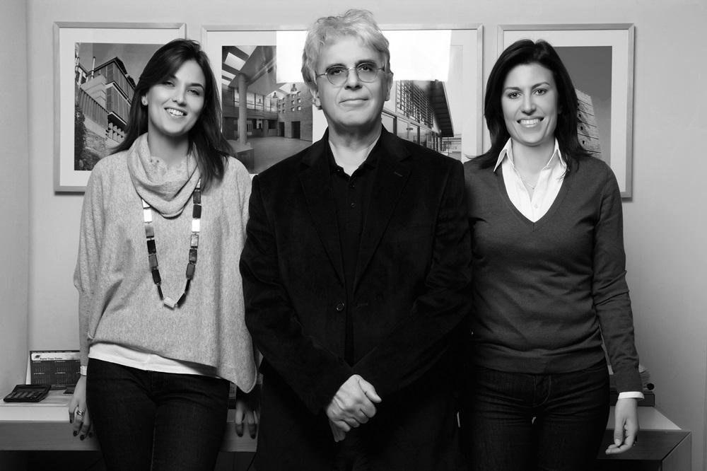 A. Kotsiopoulos, and partners (A.Panou, A.Kotsiopoulos,E.Zoumboulidou) - bw