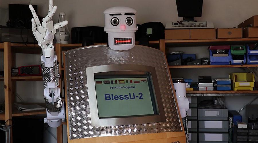 έρχονται-τα-ρομπότ-ιερείς-201599